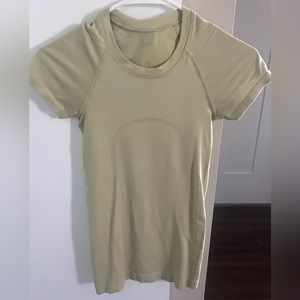 Lululemon Swiftly Tech Short Sleeve Shirt